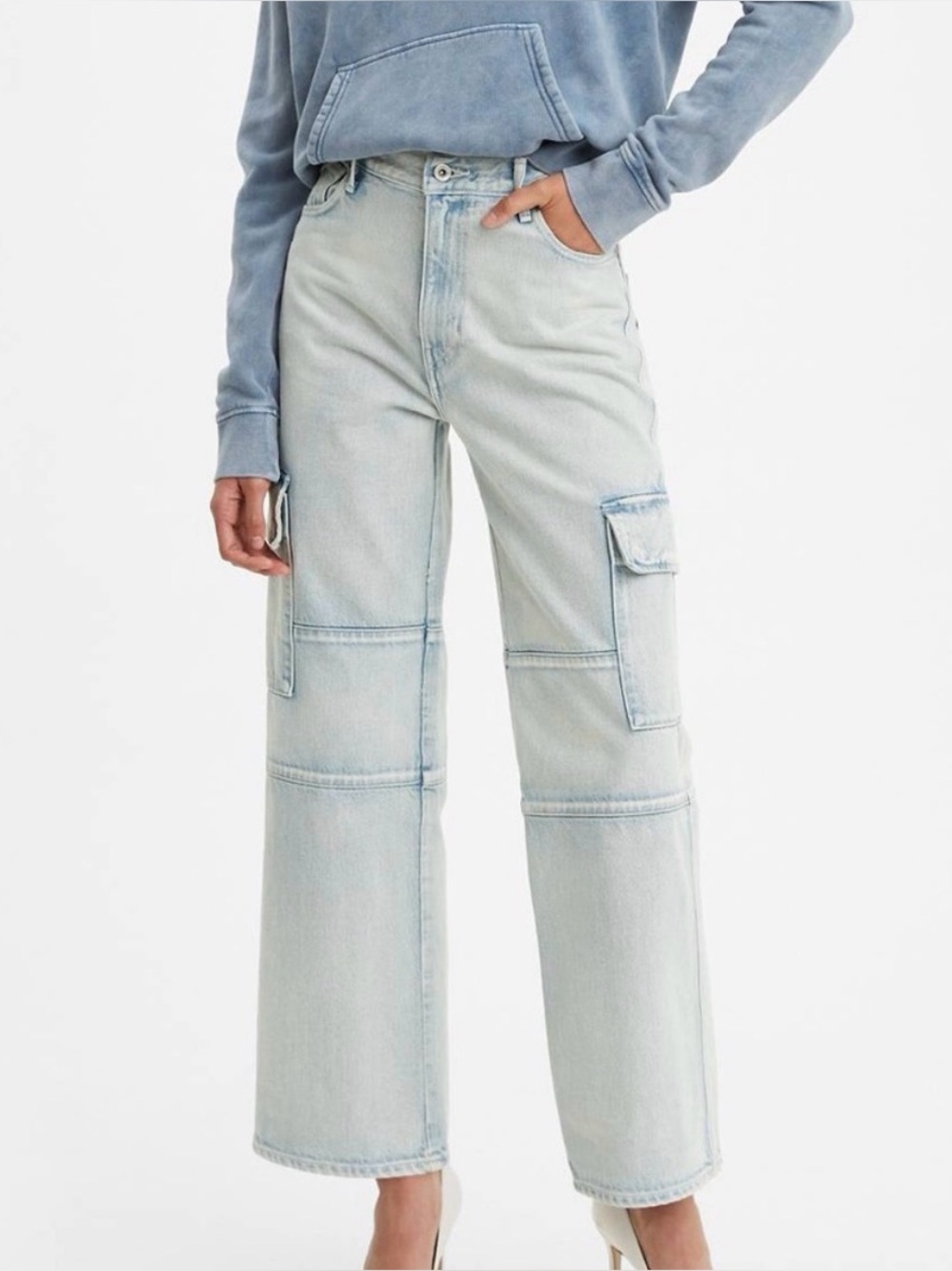 Levi’s Made & Crafted Cropped Cargo Straight Light Wash Blue Jeans Size 25